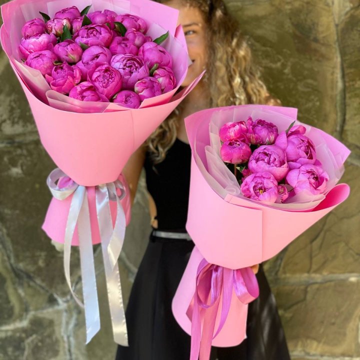 Букет ярких пионов  в Рыбинске