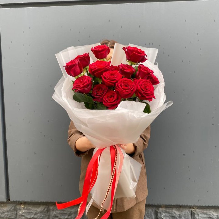 15 высоких роз  в Рыбинске