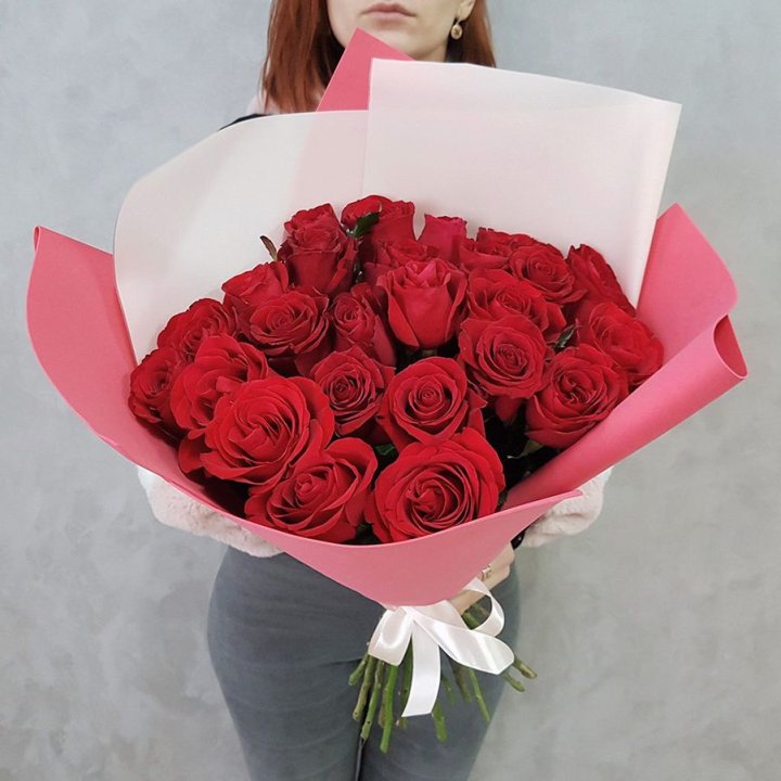 25 Красных роз рози вайт в Рыбинске