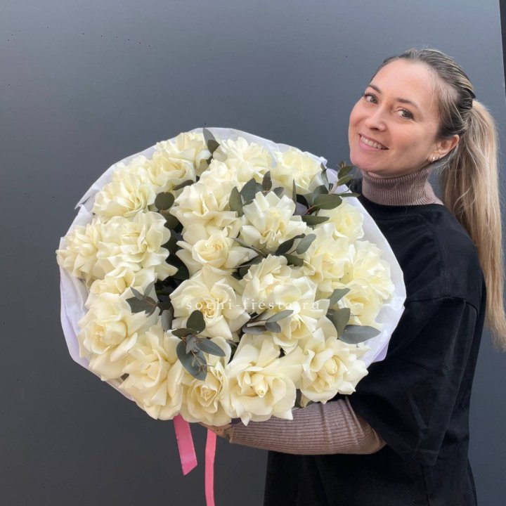 25 Белых французских роз Вайт найс в Рыбинске