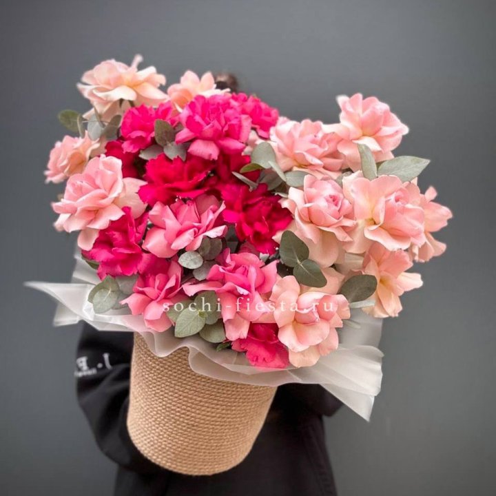 23 Французские розы Микс в боксе в Рыбинске