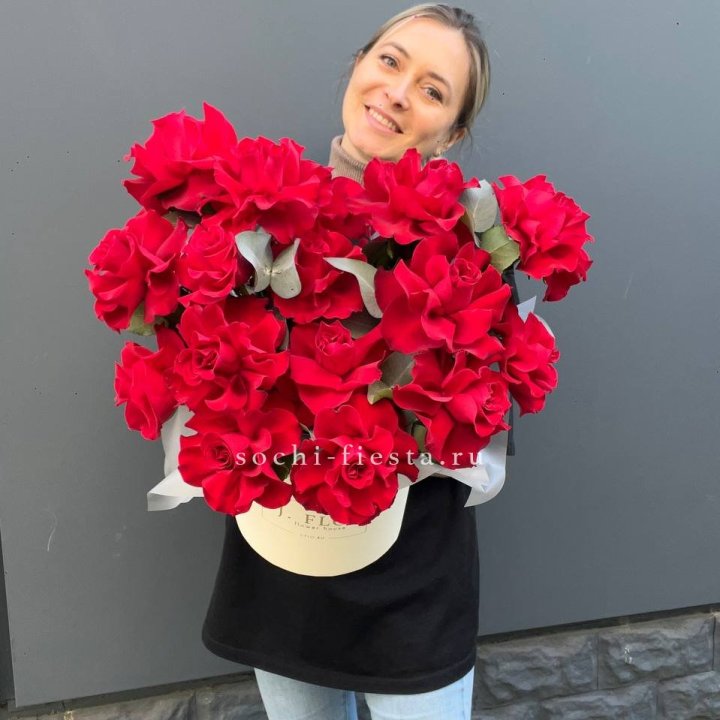 17 Французских роз в боксе в Рыбинске