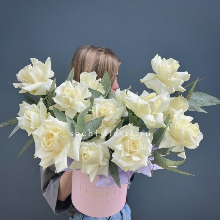 15 Французских роз в боксе в Рыбинске