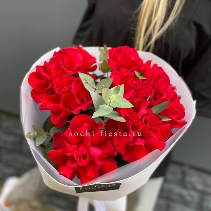 9 Красных французских роз в Рыбинске