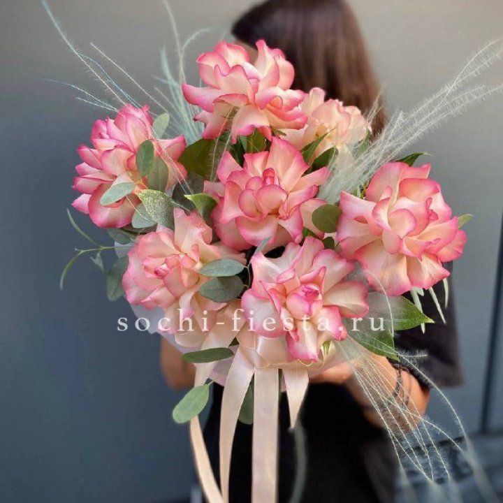 9 Французских роз Джумилия в боксе в Рыбинске