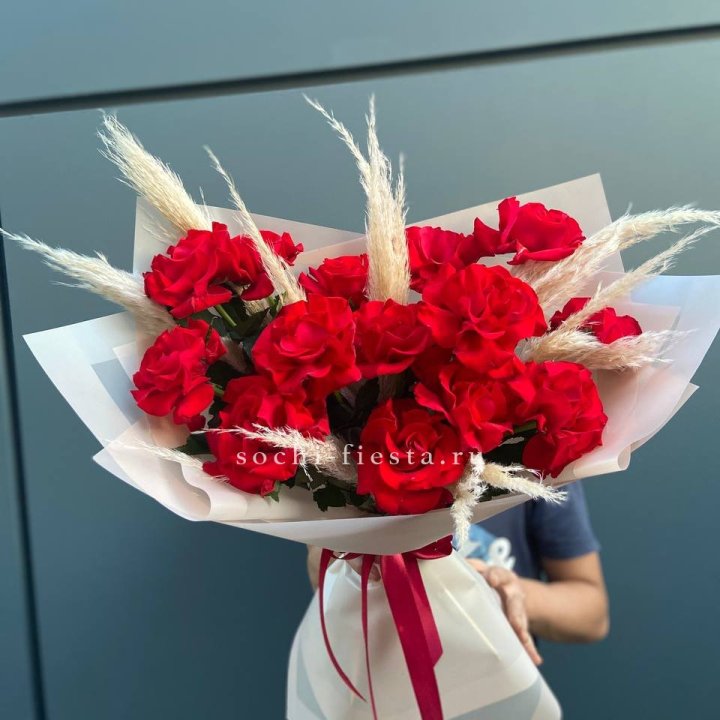 15 Красных французских розы в Рыбинске