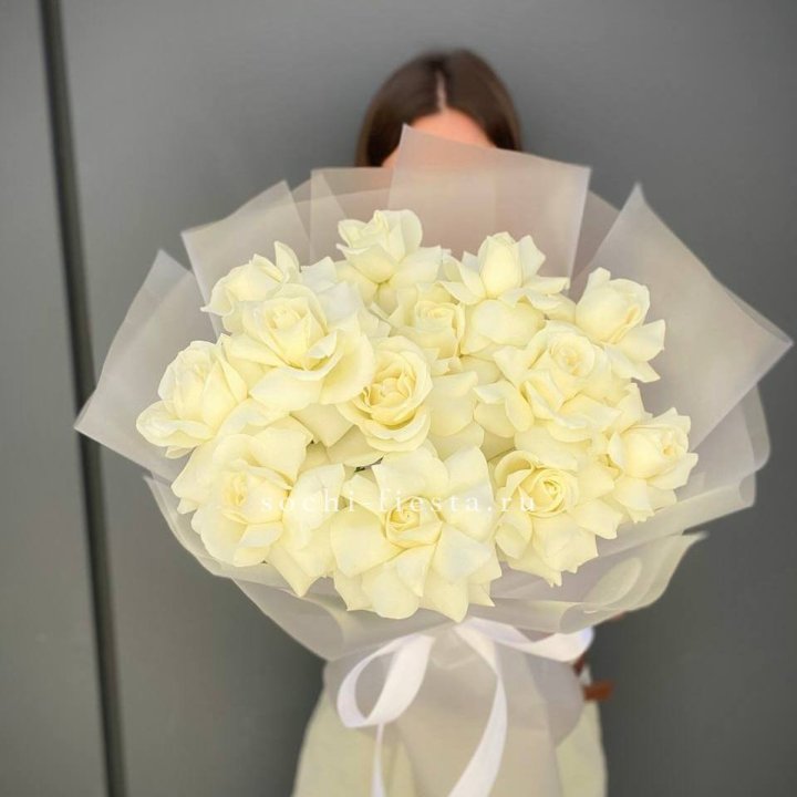 13 белых роз в Рыбинске