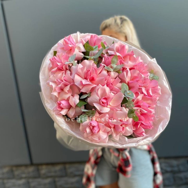 17 розовых роз в Рыбинске