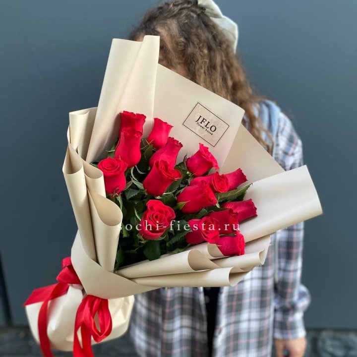 15 красных роз в Рыбинске