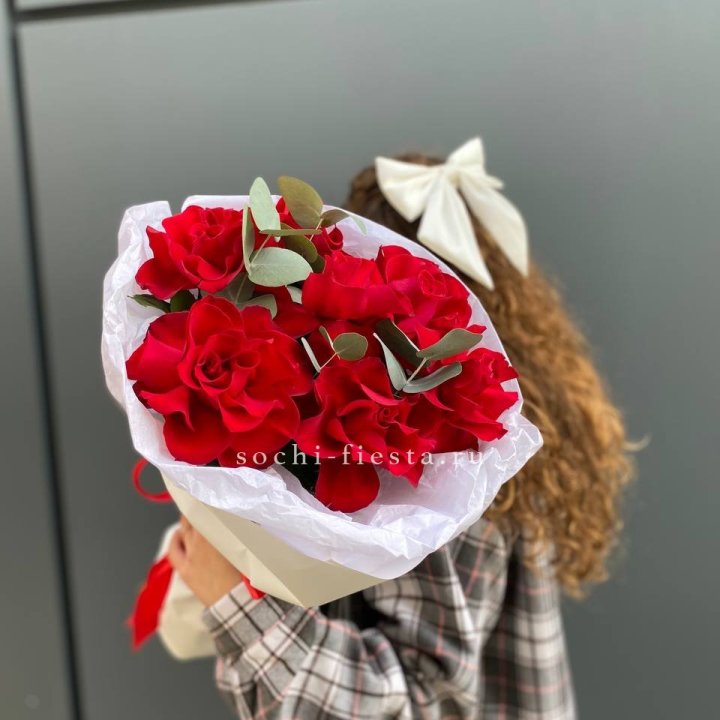 7 красных французских роз в Рыбинске