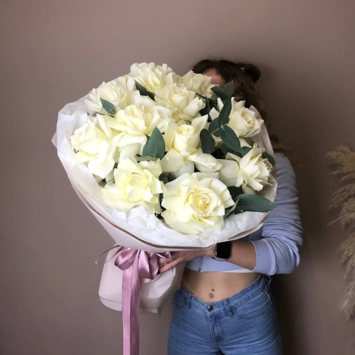 11 Белых французских роз "Вайт найс" в Рыбинске