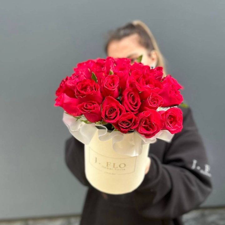 27 кенийских роз в боксе в Рыбинске