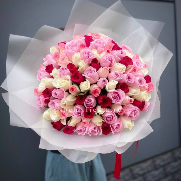 101 разноцветная роза "Карусель" в Рыбинске