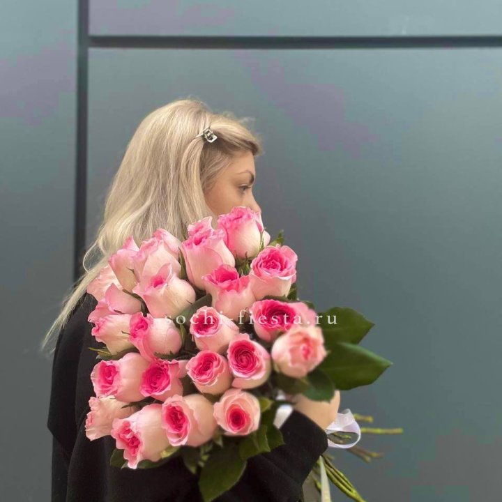  25 розовых роз в Рыбинске