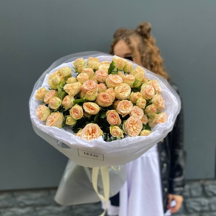 15 пионовидных роз в Рыбинске