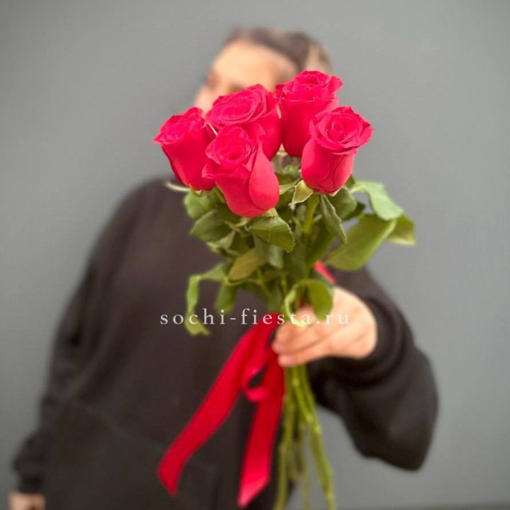 Букет 5 красных роз  в Рыбинске