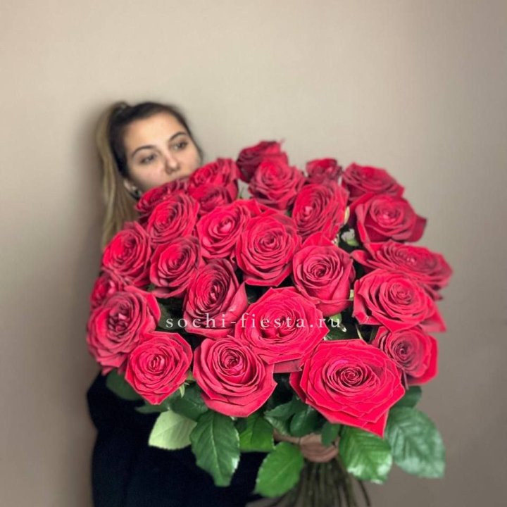 25 высоких роз в Рыбинске