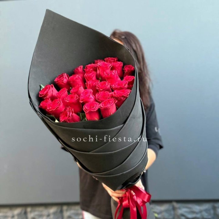 25 высоких красных роз в Рыбинске