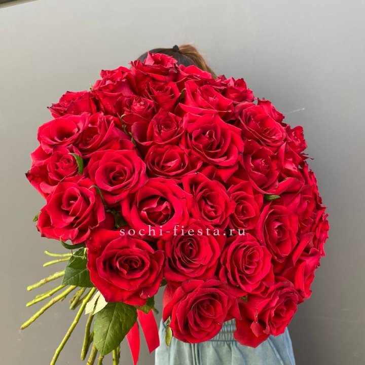 35 красных роз под ленту в Рыбинске