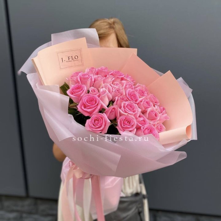 33 Розовые розы в Рыбинске