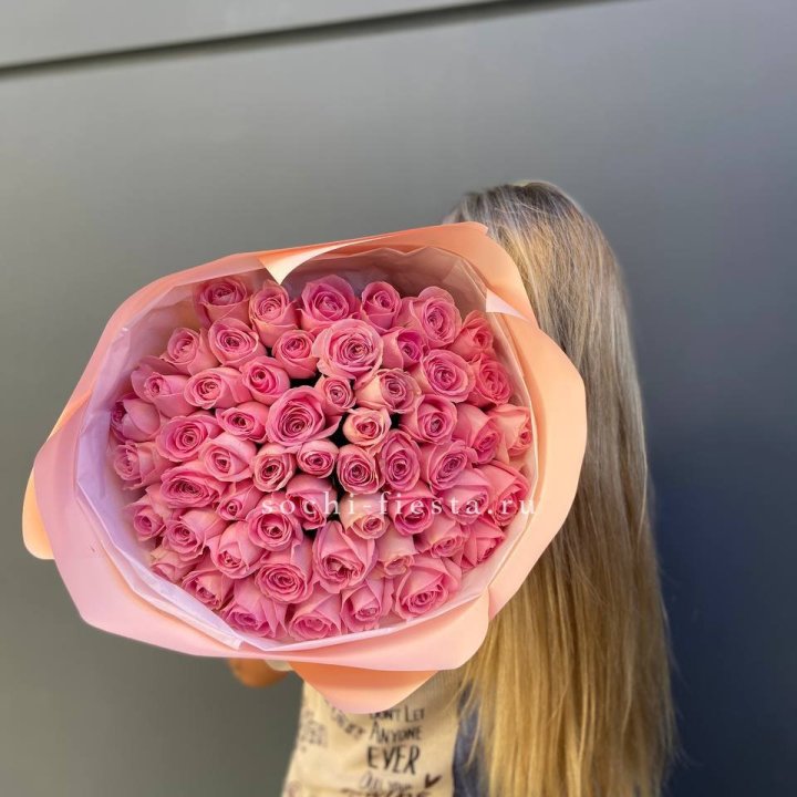 55 розовых роз в Рыбинске