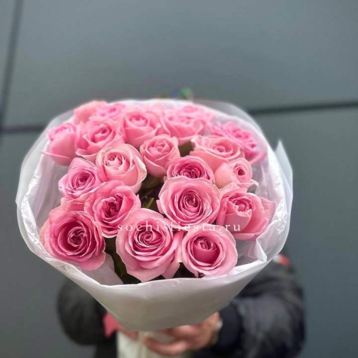 21 Розовая роза в белом в Рыбинске