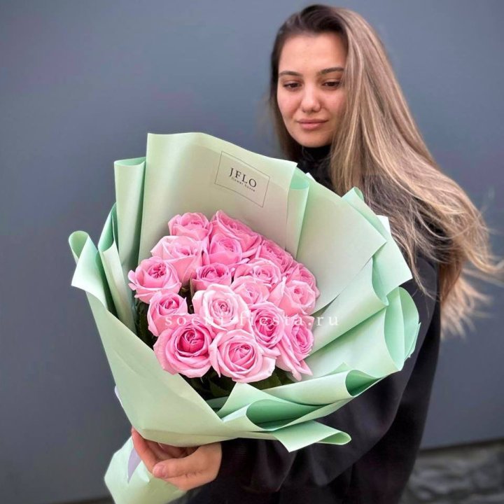 17 розовых роз в Рыбинске