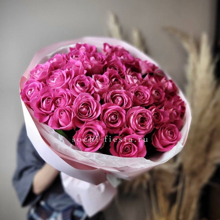 35 розовых роз  в Рыбинске