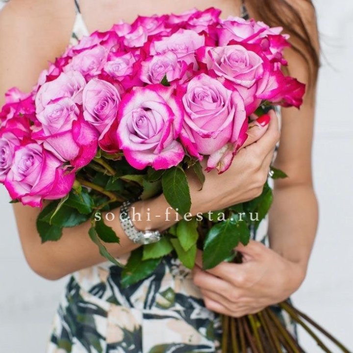 Букет высоких роз Ди перпел в Рыбинске