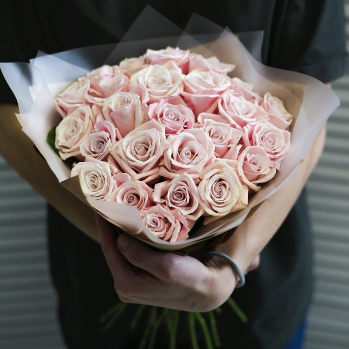 27 кремовых роз в Рыбинске