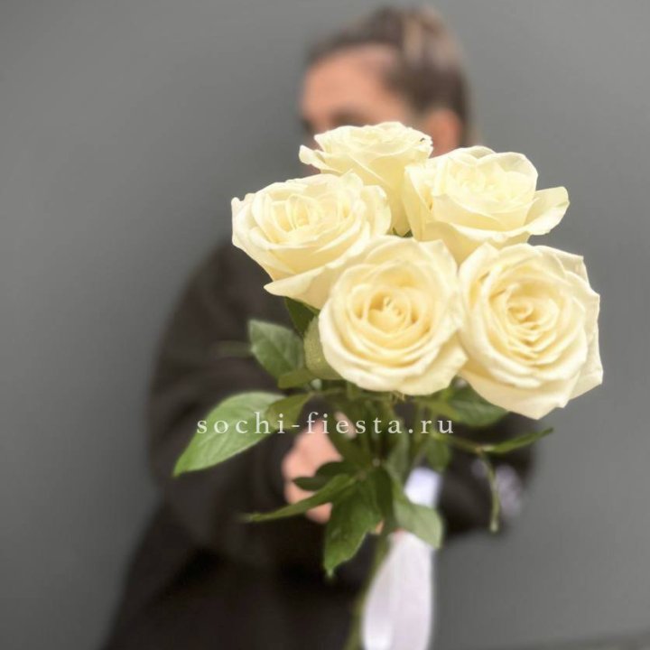 Букет 5 белых роз  в Рыбинске