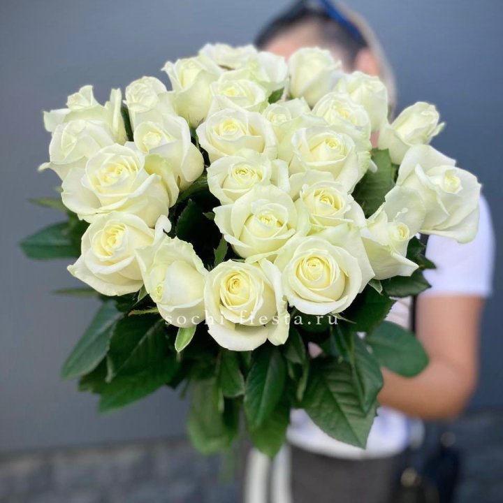 Голландские розы белые 25 в Рыбинске