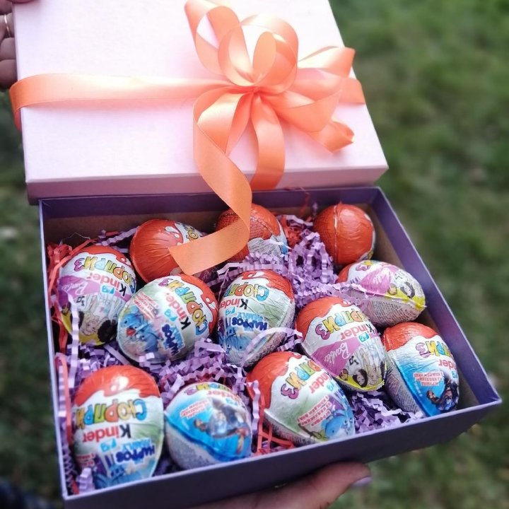 Коробка с киндерами в Рыбинске