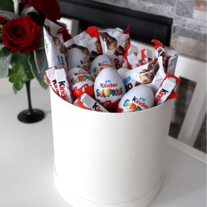 Коробка с киндерами  в Рыбинске