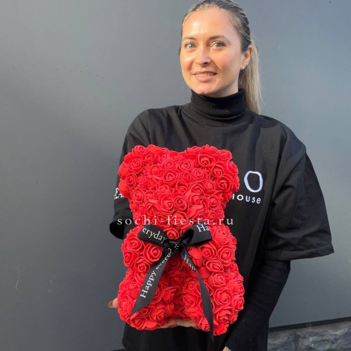 Медведь из роз красный в Рыбинске